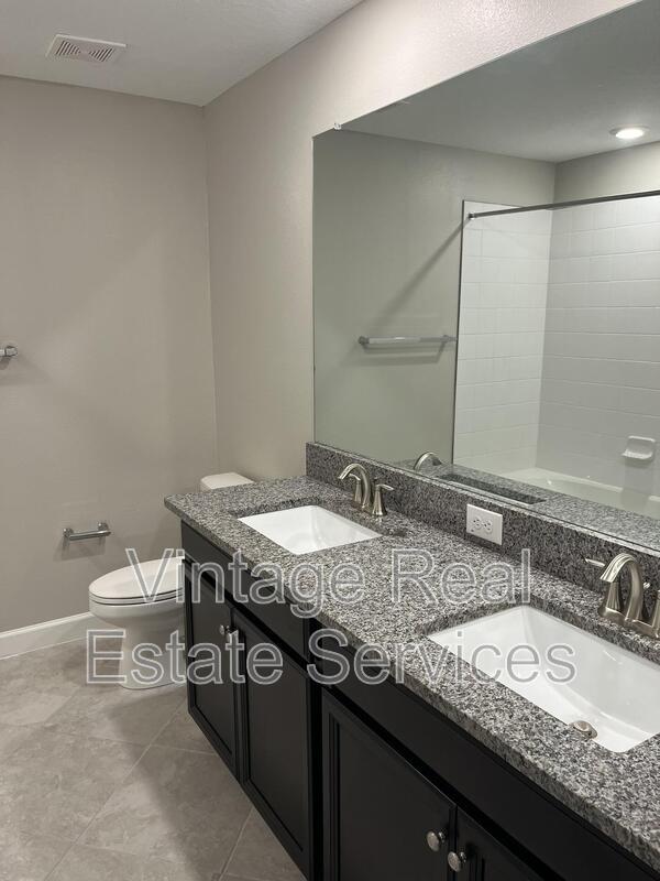 1712 Roseville St property image