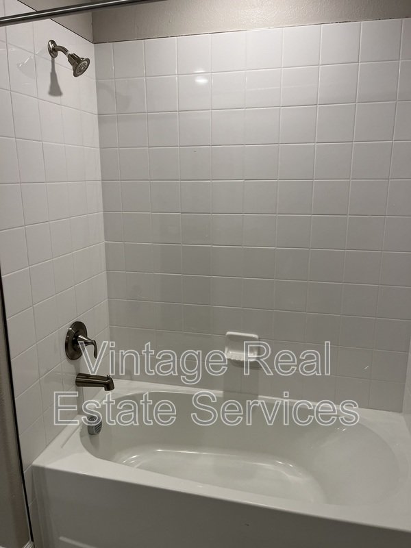 1712 Roseville St property image