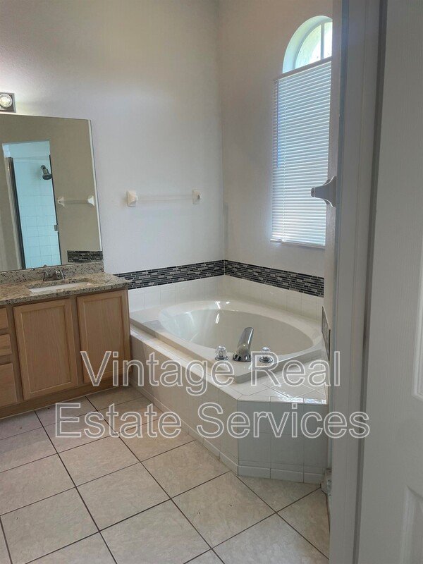 3941 Roswell Pl property image