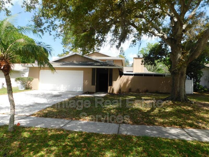 4913 Rockledge Circle Tampa, FL 33624 Vintage Real Estate Services