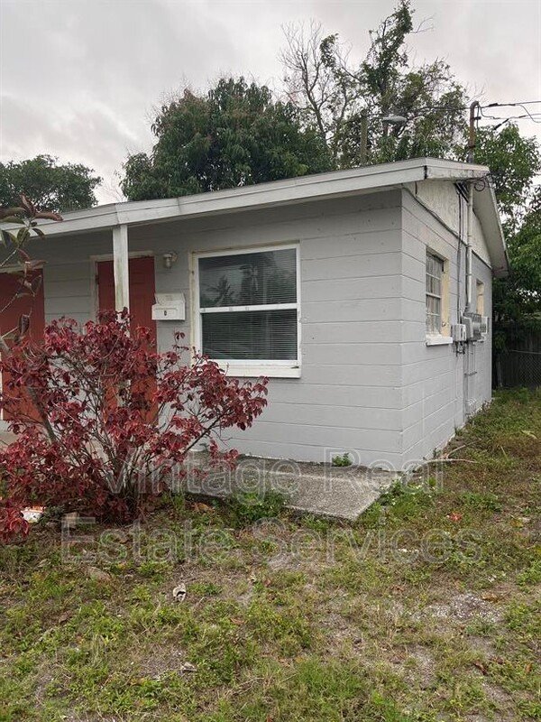 843 Union St S #D property image