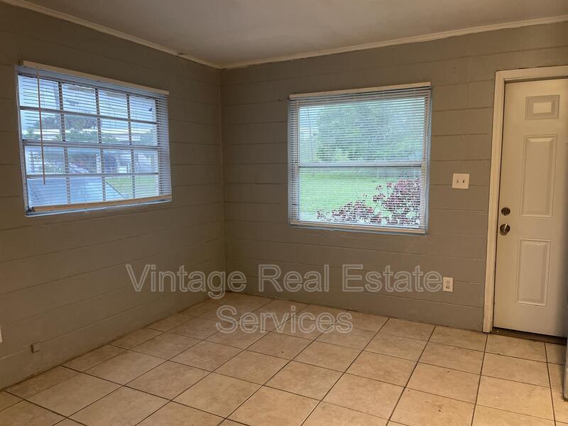 843 Union St S #D property image