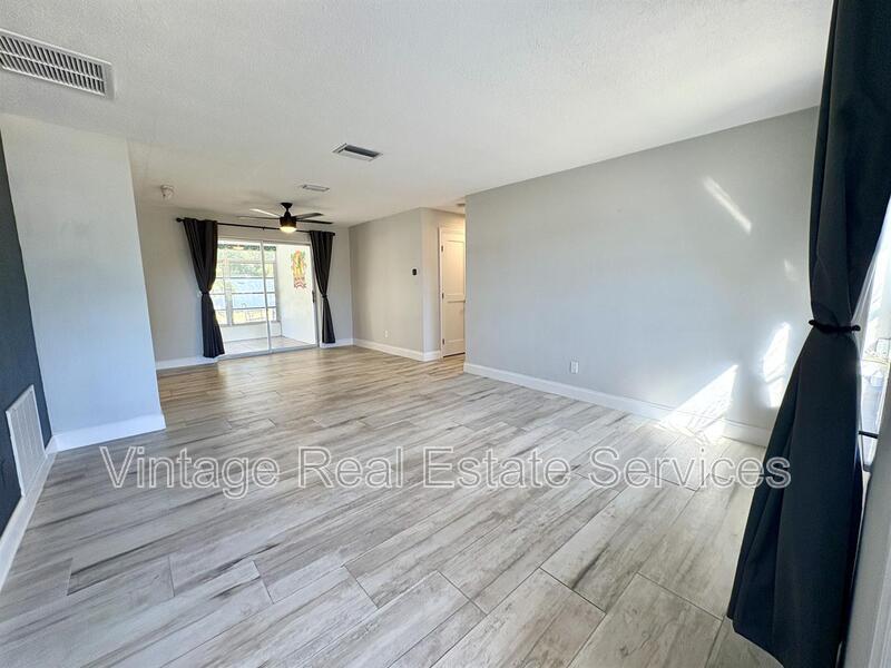 1074 Woodbrook Dr S property image