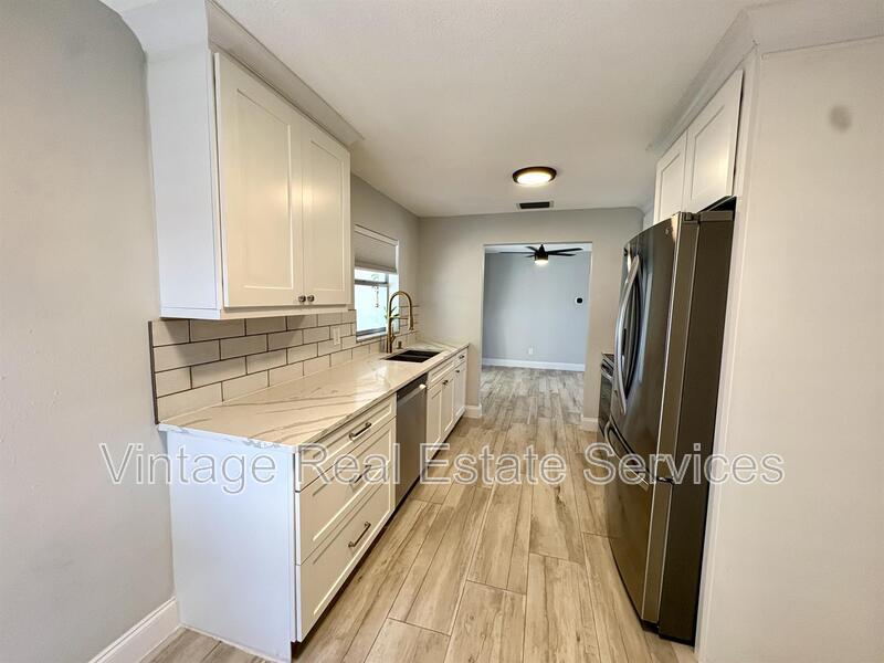 1074 Woodbrook Dr S property image