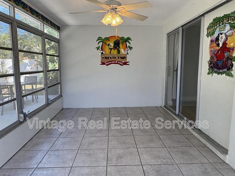 1074 Woodbrook Dr S property image