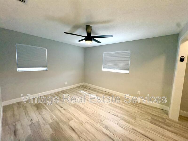 1074 Woodbrook Dr S property image