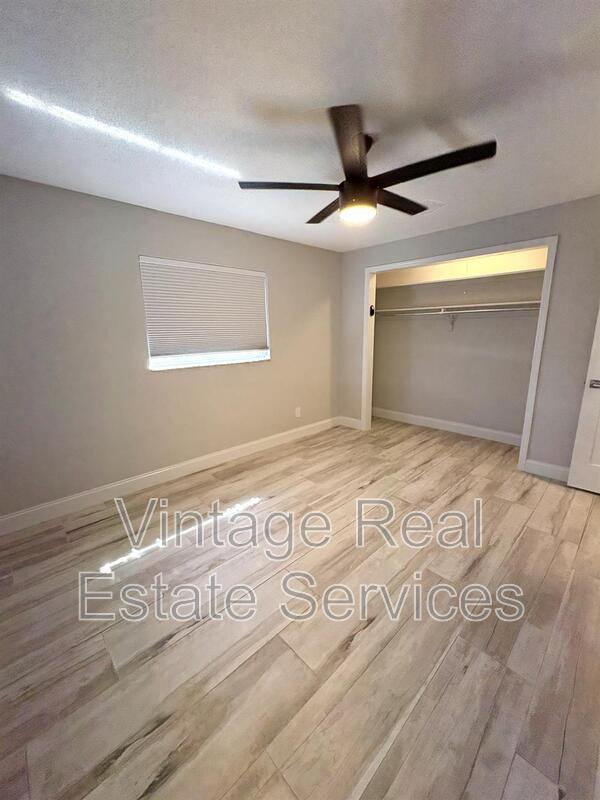 1074 Woodbrook Dr S property image