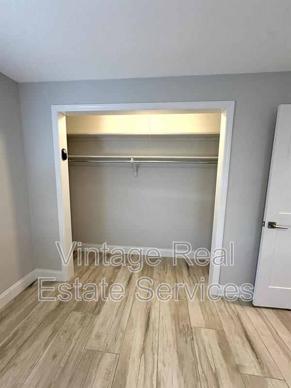 1074 Woodbrook Dr S property image