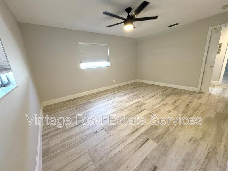 1074 Woodbrook Dr S property image