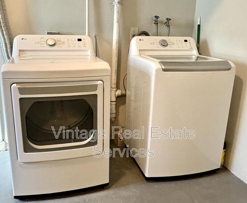 1074 Woodbrook Dr S property image