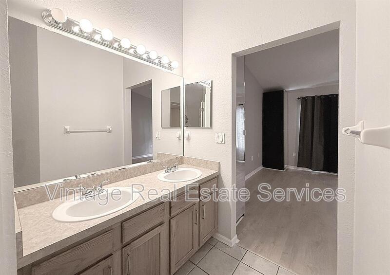 1719 Hammocks Ave property image