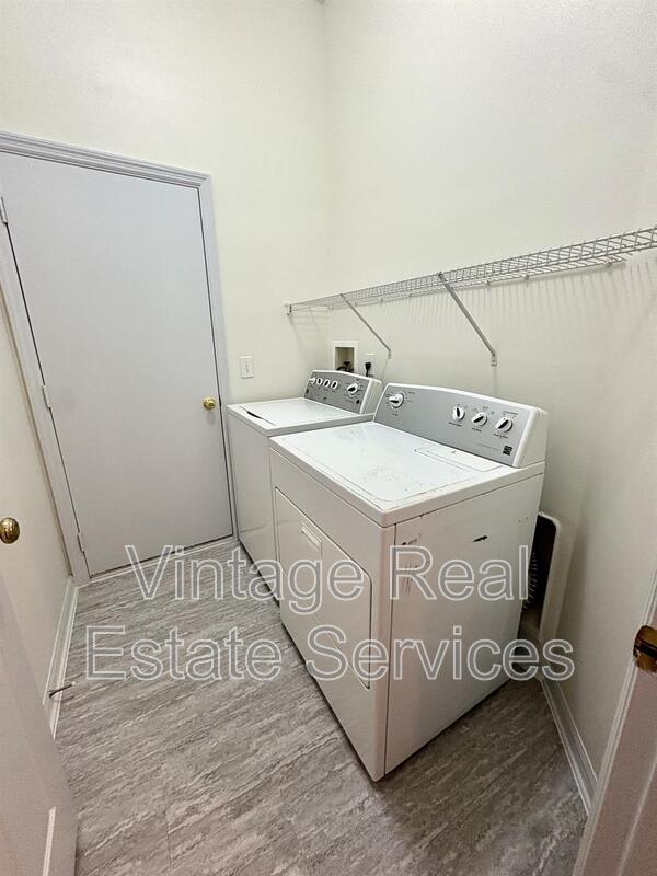 4722 Roundview Ct property image