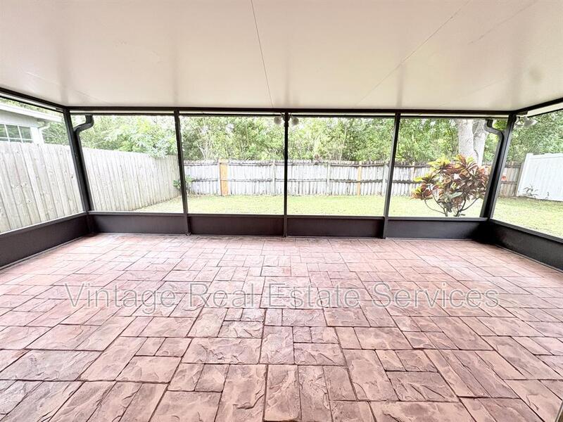 4722 Roundview Ct property image