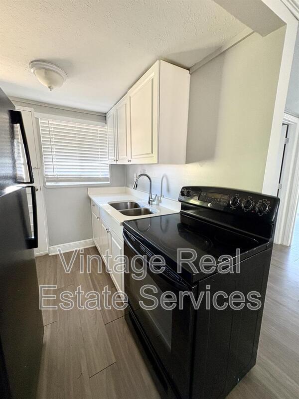 4611 N Hubert Ave #11 property image