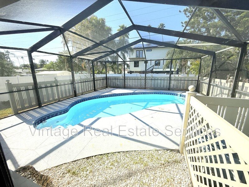 225 Cevera Dr property image