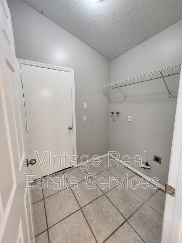 22707 Roderick Dr property image