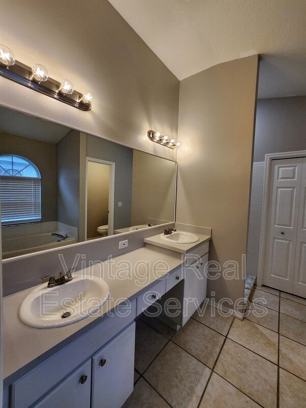 22707 Roderick Dr property image