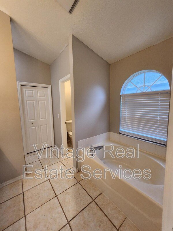 22707 Roderick Dr property image