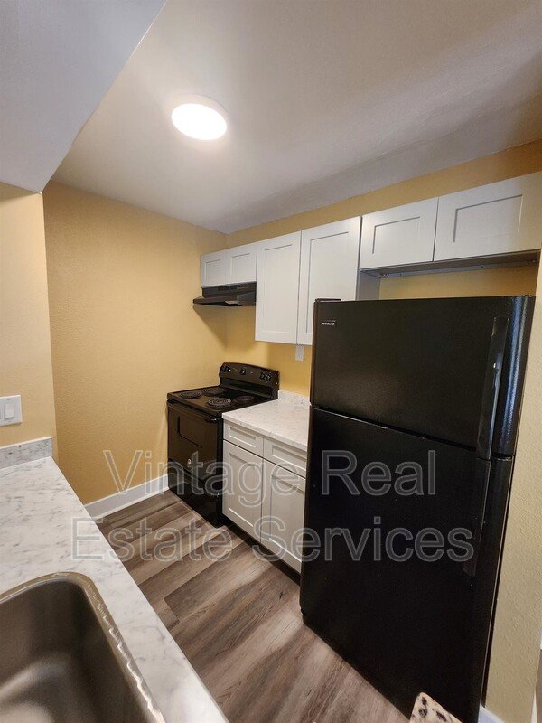 305 W Grant St #B3 property image