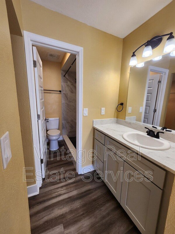 305 W Grant St #B3 property image