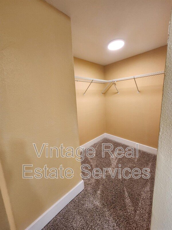 305 W Grant St #B3 property image