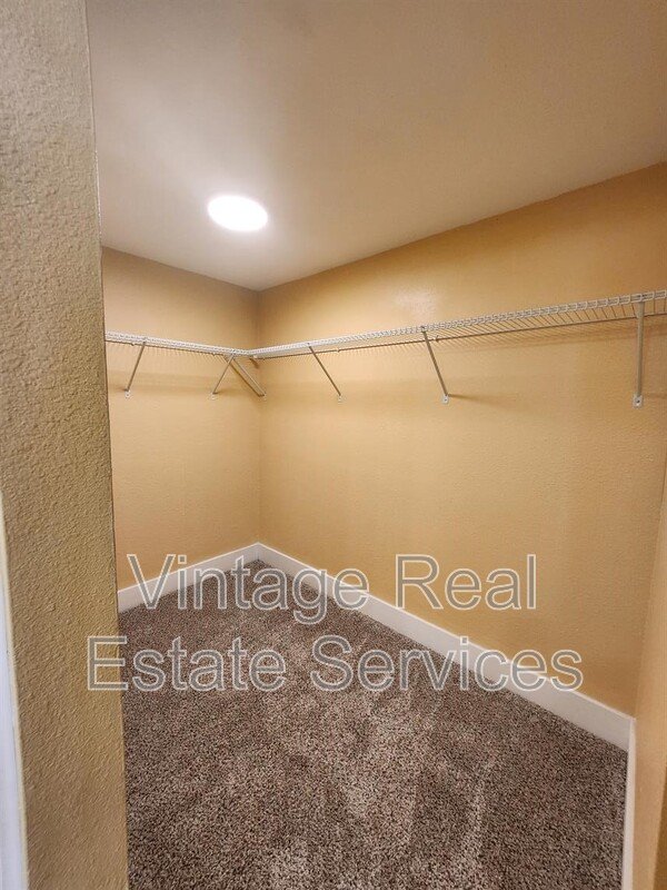 305 W Grant St #B3 property image