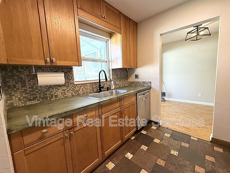 105 N Aurora Ave property image