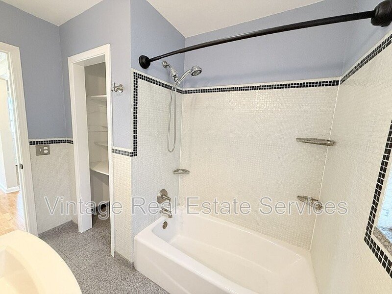 105 N Aurora Ave property image