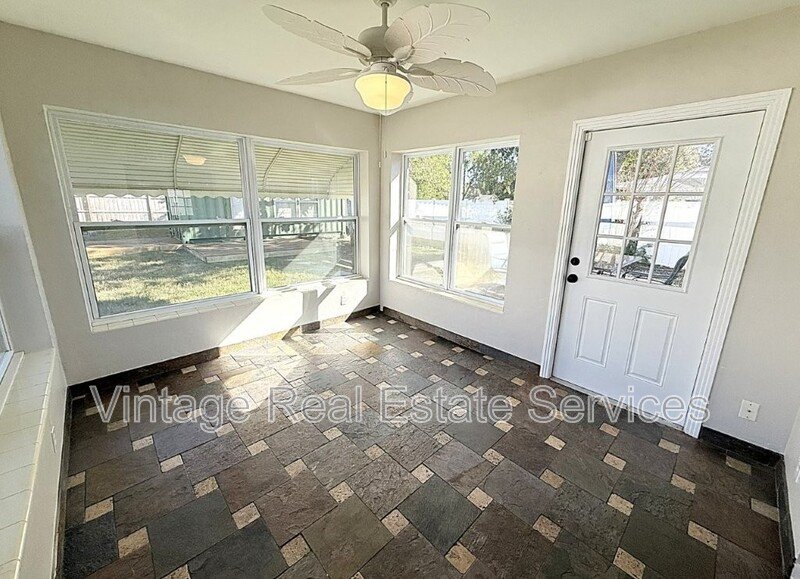 105 N Aurora Ave property image