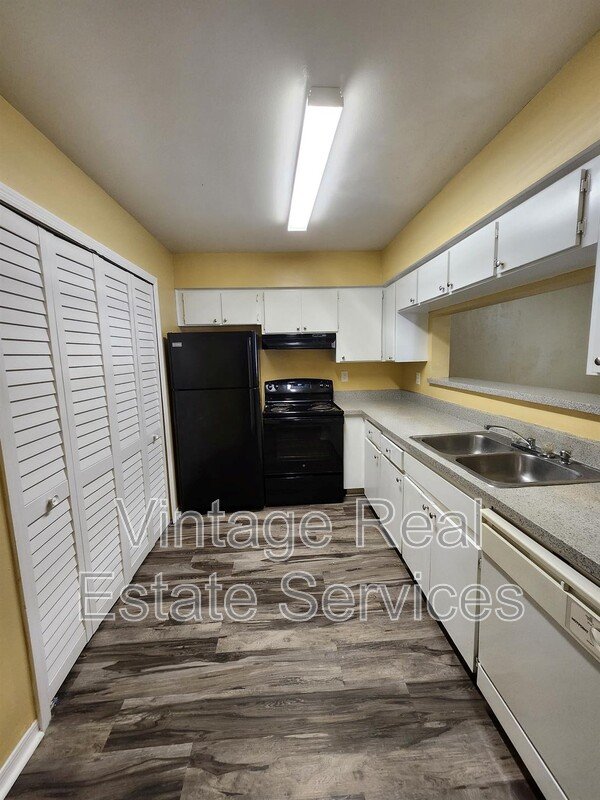 305 W Grant St #C4 property image