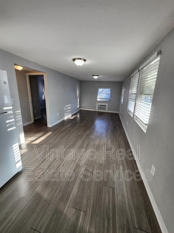 4611 N Hubert Ave #5 property image