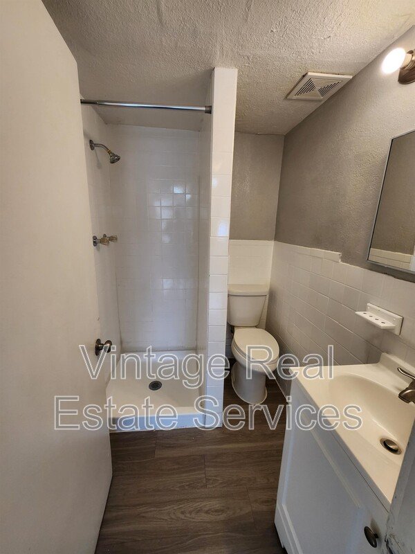 4611 N Hubert Ave #5 property image
