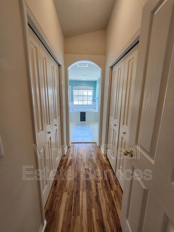 3913 Roswell Pl property image