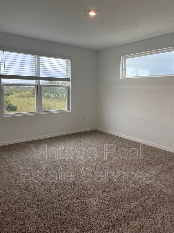 6305 Fairmont Ln property image