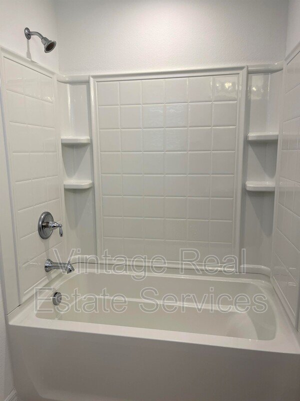 6305 Fairmont Ln property image