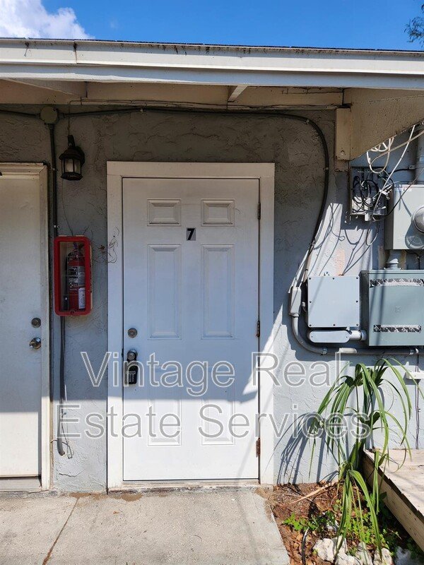 4611 N Hubert Ave #7 property image