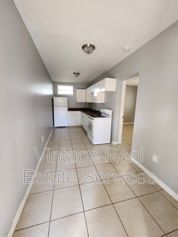 4611 N Hubert Ave #7 property image