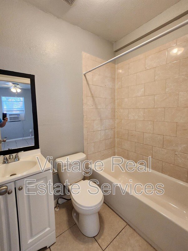 4611 N Hubert Ave #7 property image