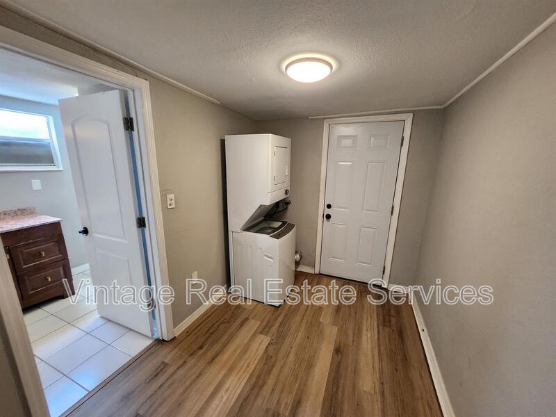 2406 E Clark St #A property image