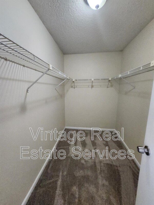 4913 Rockledge Circle property image