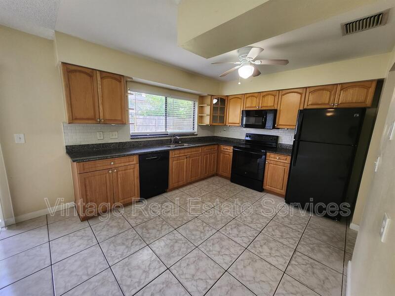 4913 Rockledge Circle property image