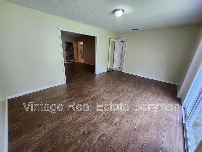 4913 Rockledge Circle property image