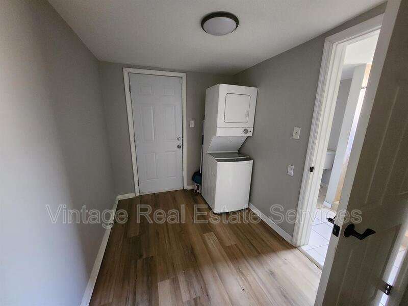 2406 E Clark St property image