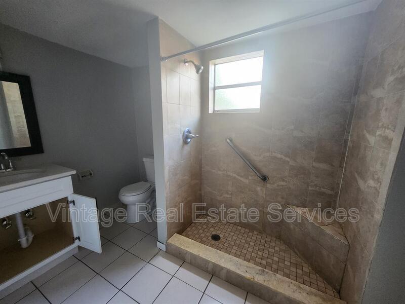 2406 E Clark St property image