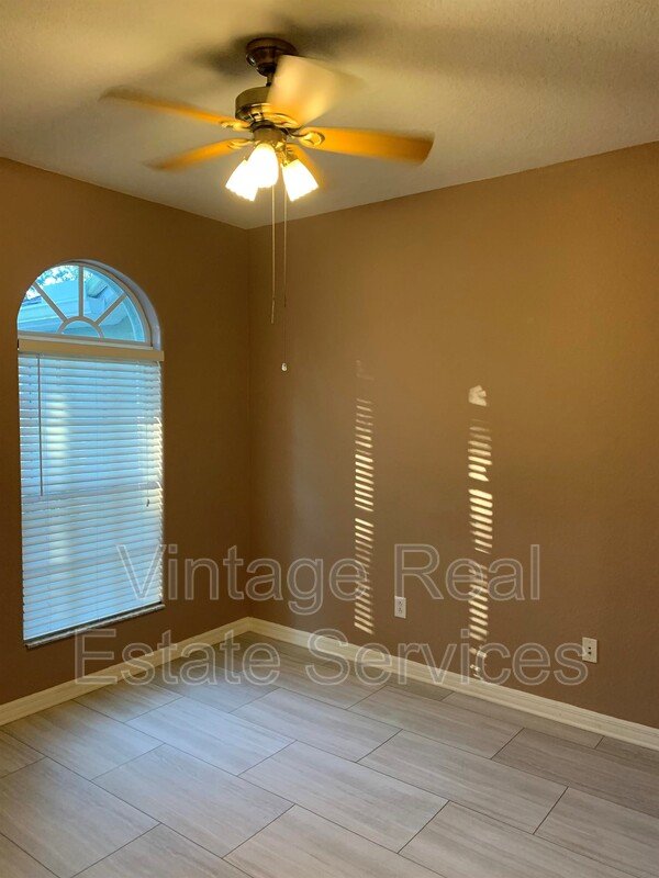 10724 Banfield Dr property image