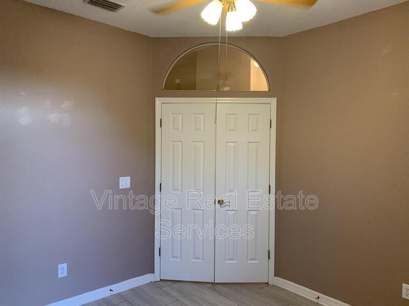 10724 Banfield Dr property image