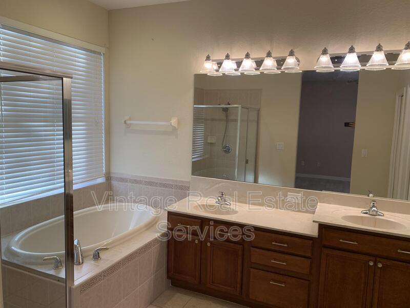 10724 Banfield Dr property image