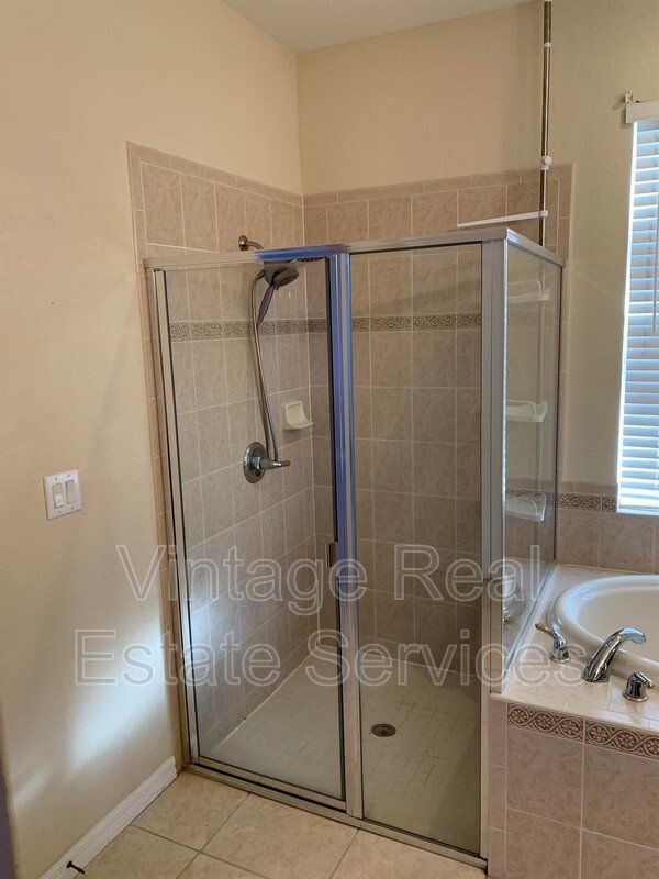 10724 Banfield Dr property image