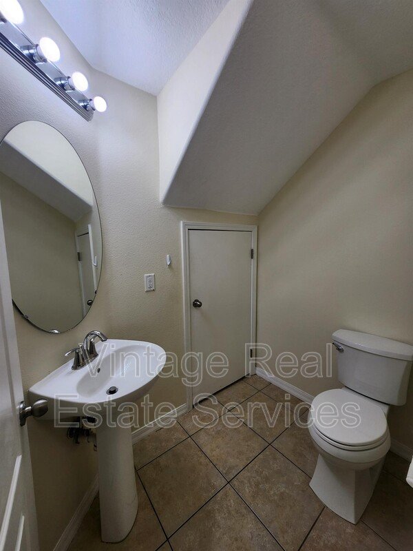 10932 Keys Gate property image
