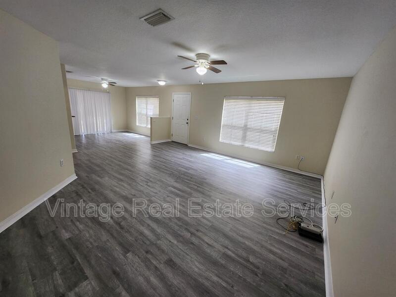 10932 Keys Gate property image